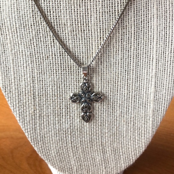 Pendant - Sterling Silver Cross NWOT - Picture 2 of 3